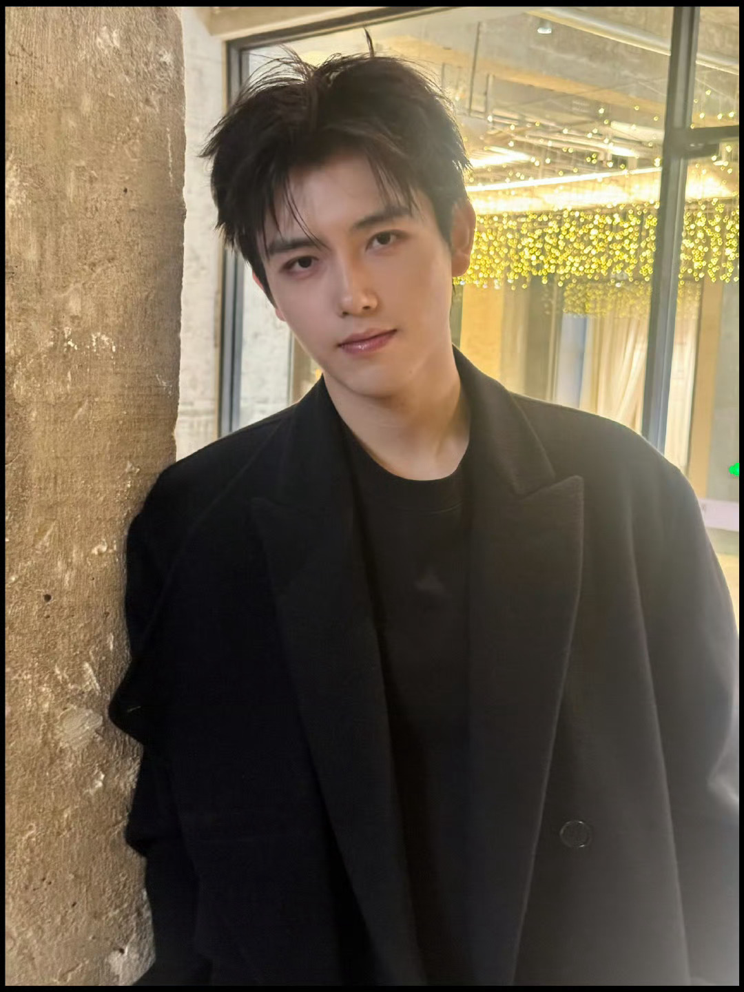 陈飞宇这几张活人感好重！！！爱了爱了～小室你出息了！！！！