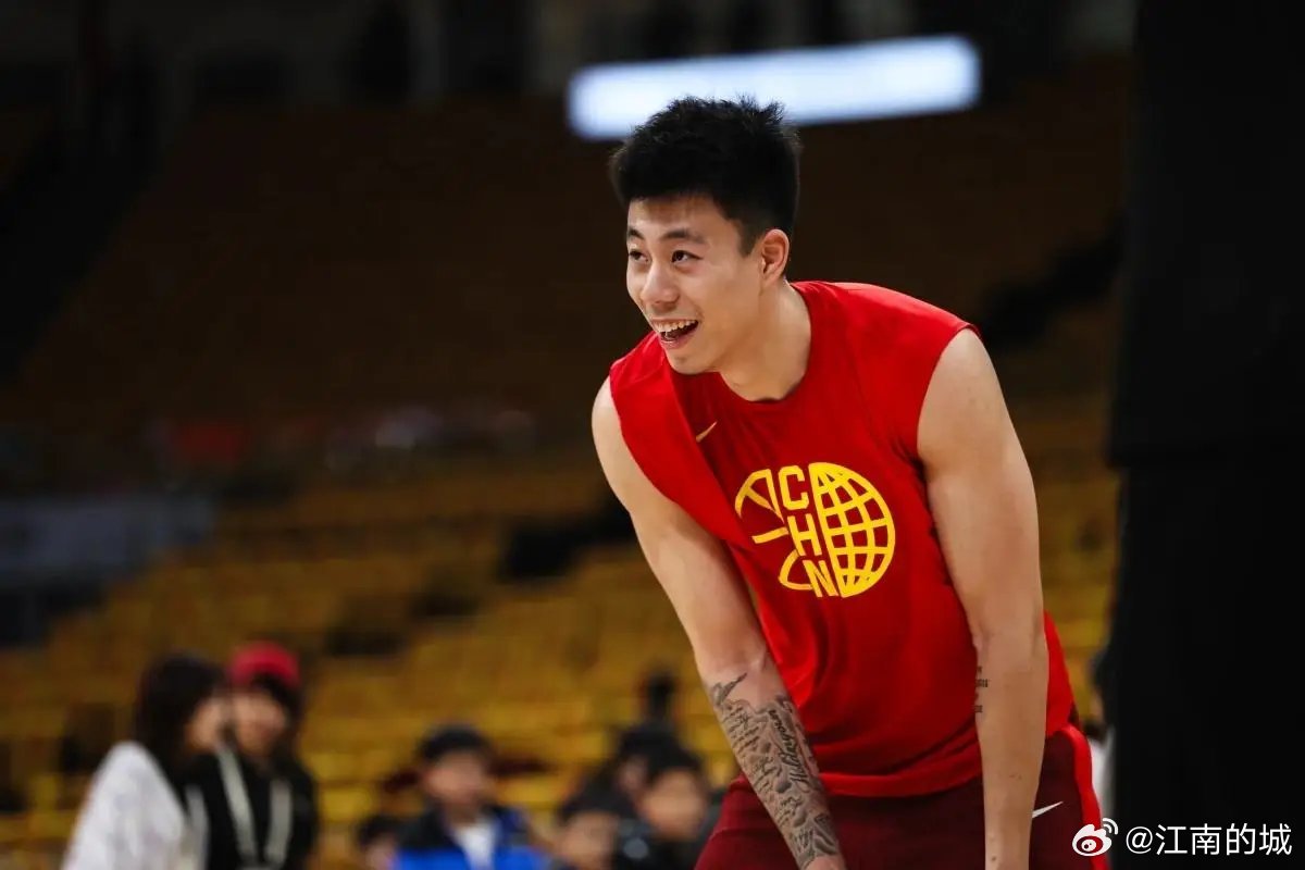 张镇麟出战28分钟，投篮16中6、三分6中2、罚球6中6砍下20分8篮板2抢断。