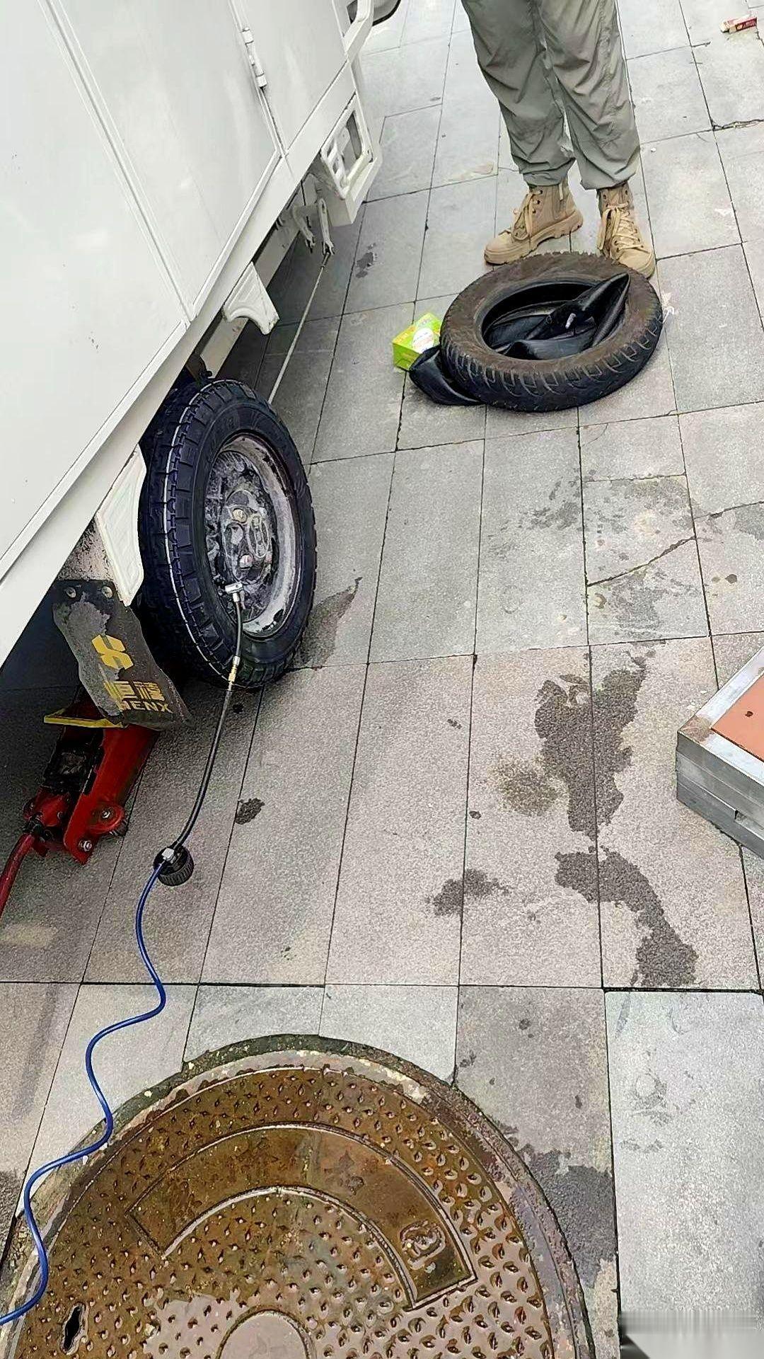 别再信什么“系统升级体验更好”的鬼话了。
你按下的每一次“同意更新”，都是在亲手