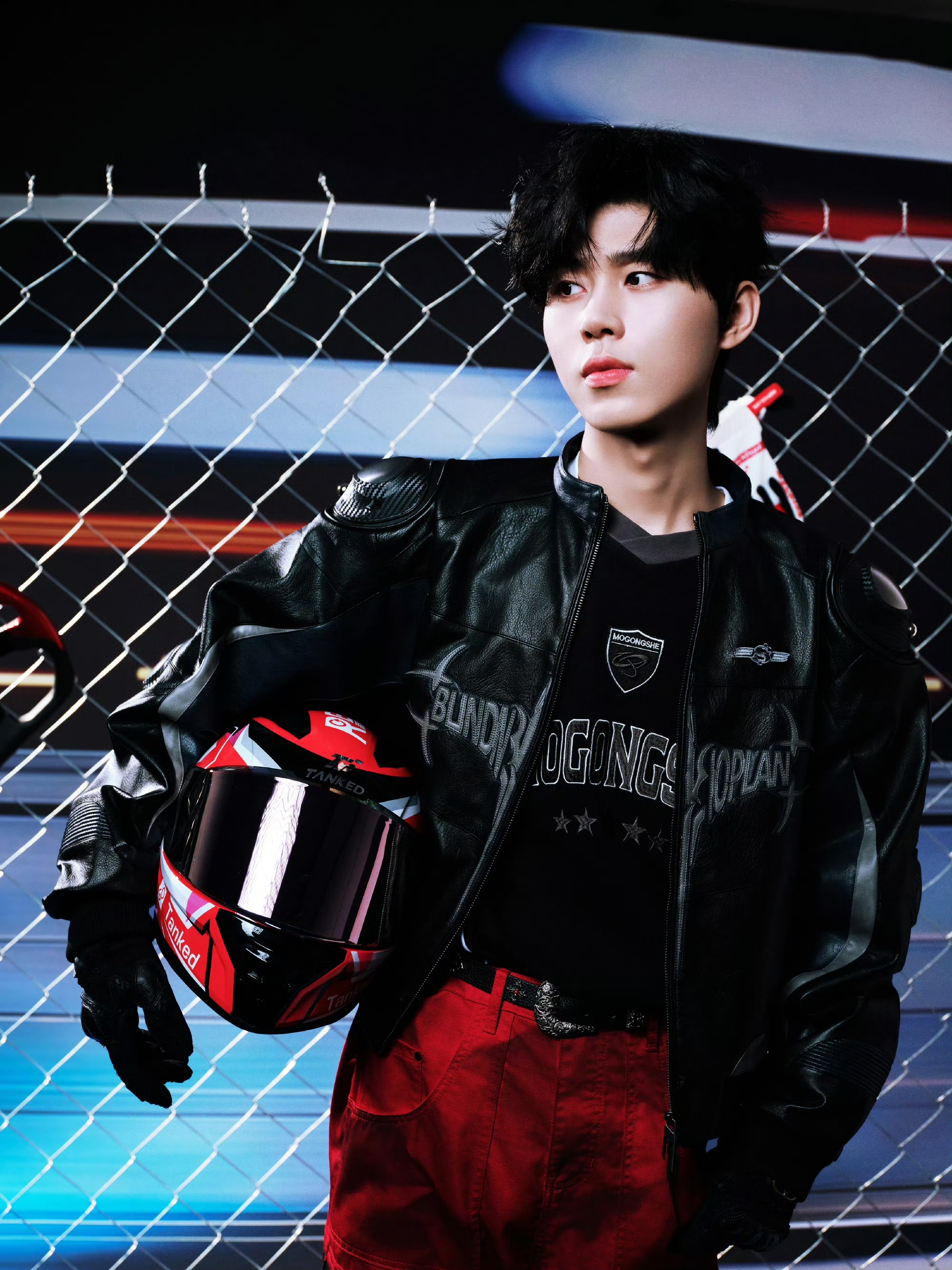 en王翊恩 wyeen王翊恩回应离过婚 比起被谎言包裹，粉丝更愿意接受真实的他。