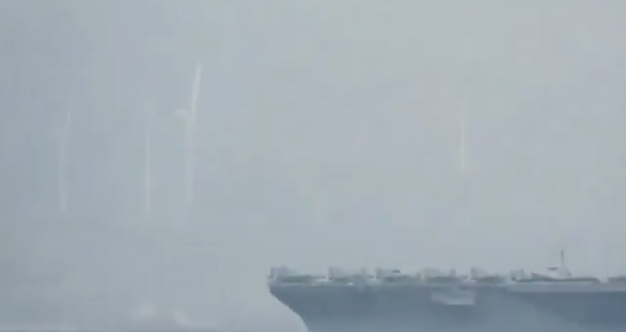 美军福特级航母“杰拉尔德·R·福特号”，被发现已进入直布罗陀海峡，正前往地中海方