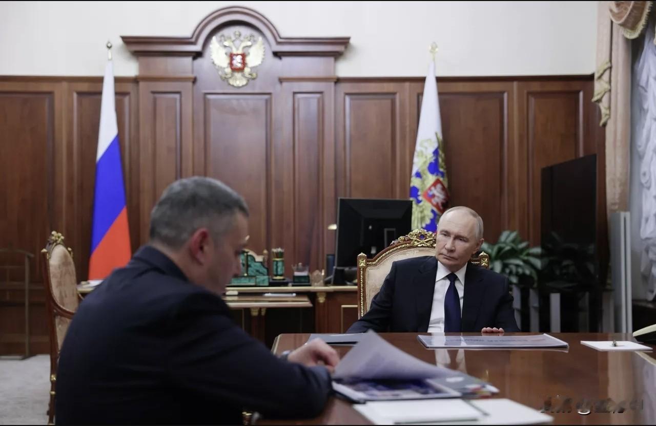 12月2日 俄罗斯新闻社报道，库尔斯克边疆区州长亚历山大·欣施泰因向总统弗拉基米