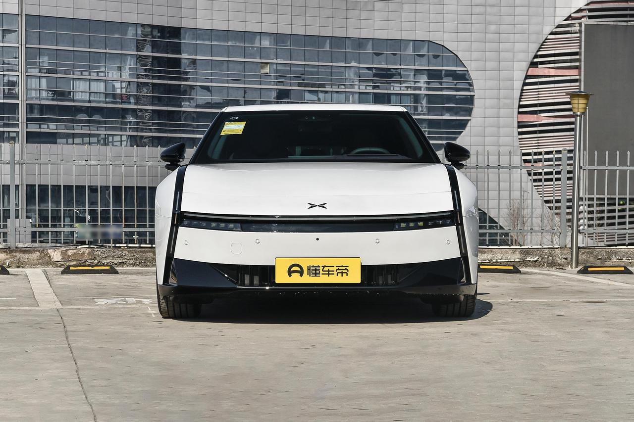 零下5℃跑467公里，标称564公里真没虚标？小鹏P7+冬天到底靠啥撑住。
前两