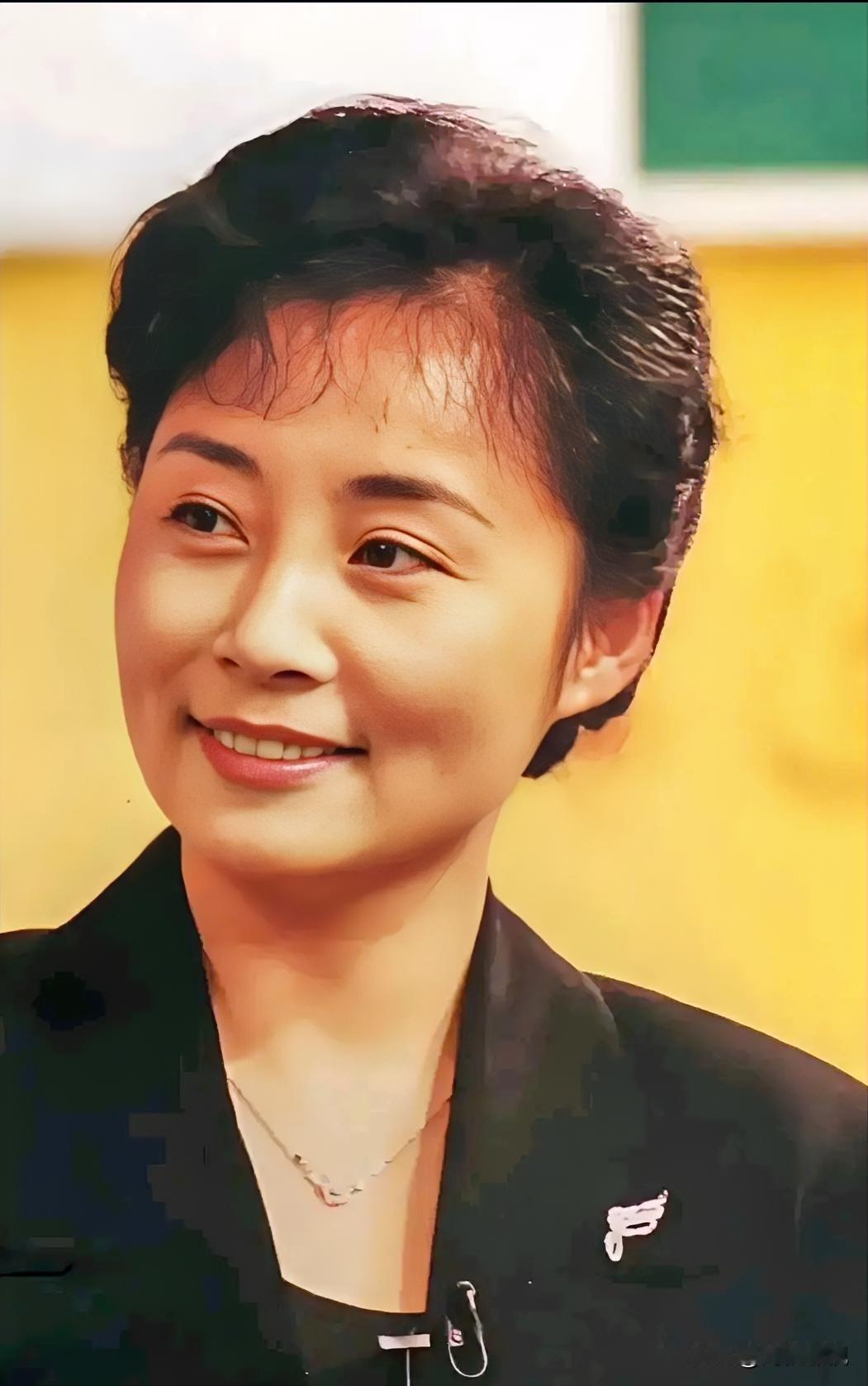 大家还记得这位美女演员吗？
她今年69岁，山东人，毕业于上海南洋模范中学。她年轻
