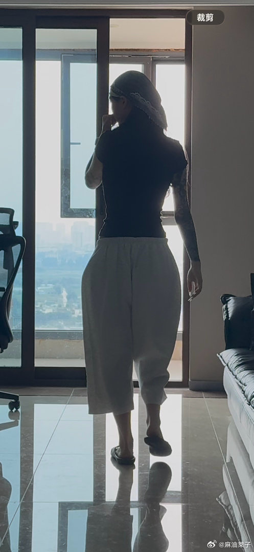 Wtf？？？😭喊中心有你这么做短裤版型的吗？？？女装真是没救了 