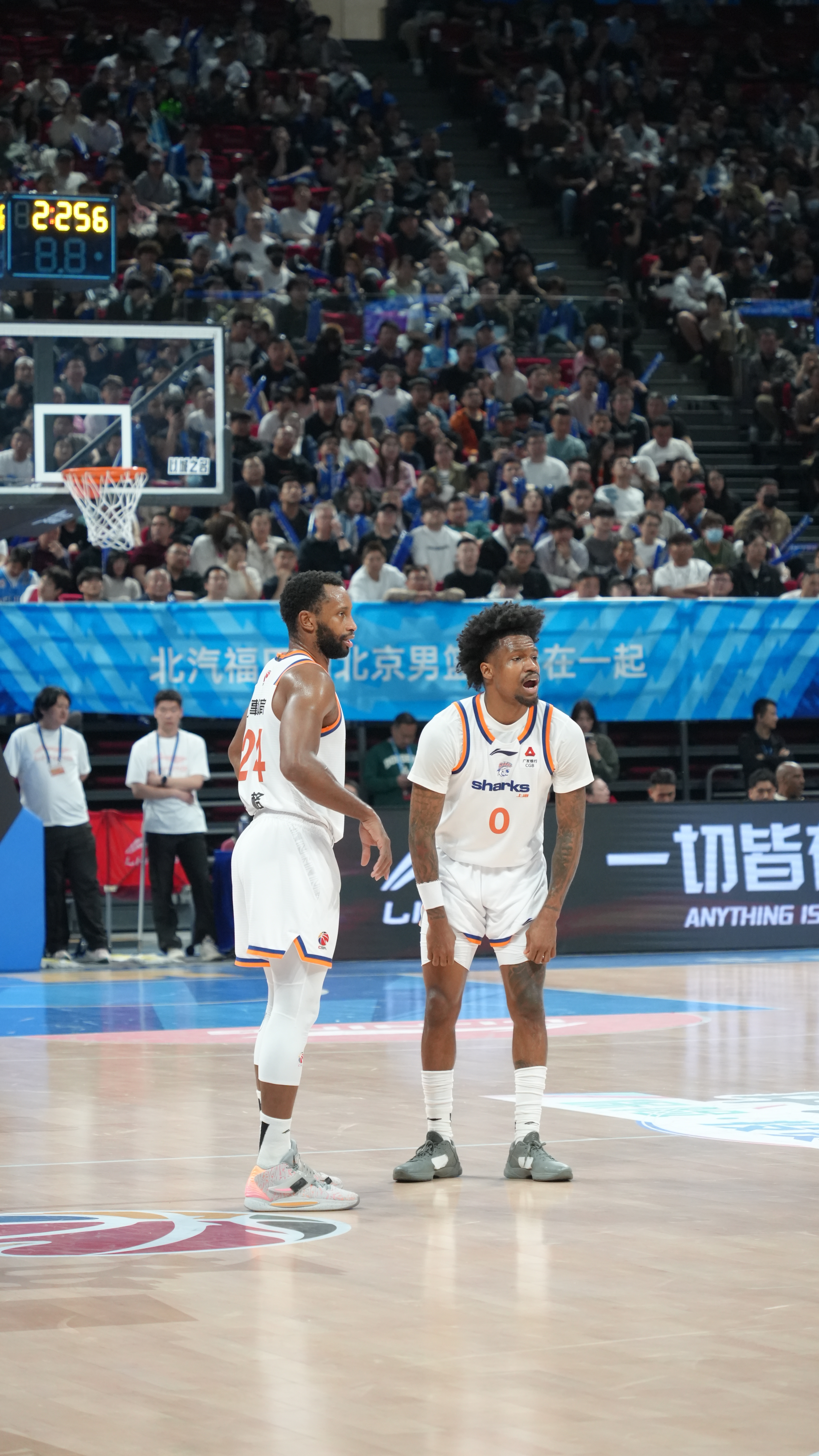 上海已经19连胜了俩小外客场也顶住了，弗格36分9三分，古德温19+5+6，王哲