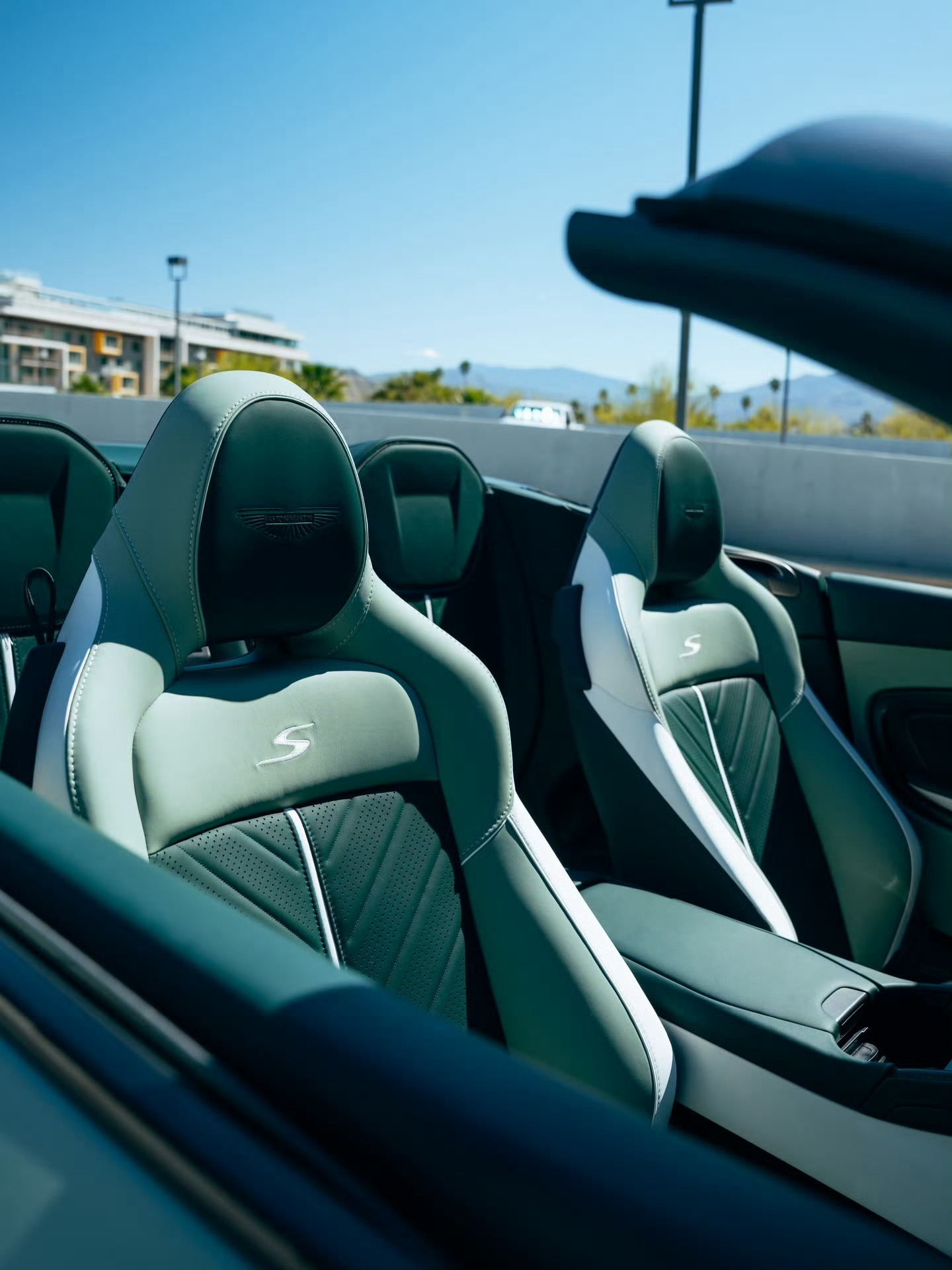 Aston Martin DB12 S Volante ｜阿斯顿马丁 🩵 