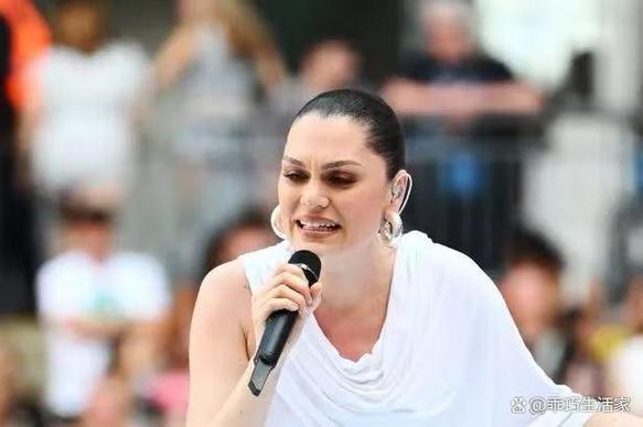 5月22日，英国歌手Jessie J（结石姐）在社交平台官宣抗癌成功，称体内已无