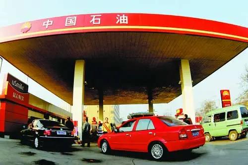 一、核心结论（2025年报，3月29日发布） 
 
- 归母净利润：1573.1