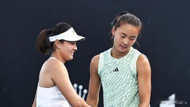 澳网-悦雅组合闯过女双首轮关 王曦雨组合逆转胜
2024年澳网女双首轮，中国组合