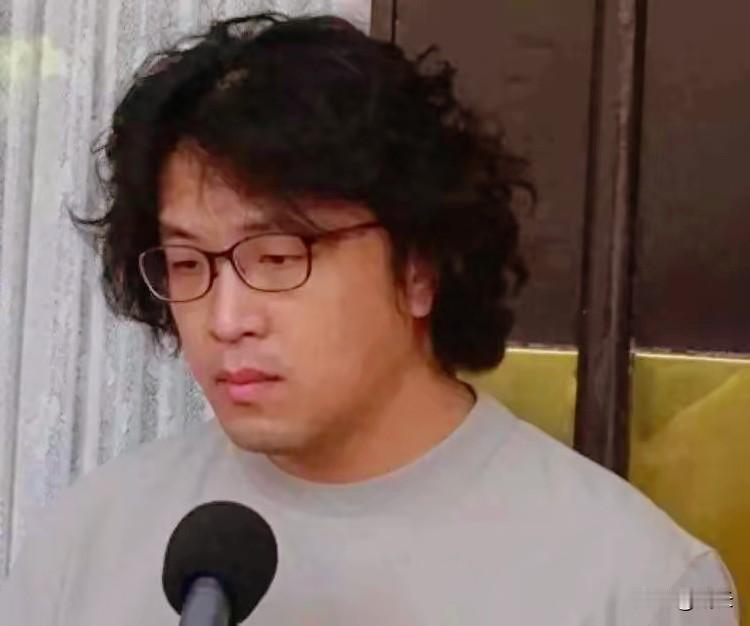 沈伯洋父亲的公司被制裁！
10月14日，国台办在例行新闻发布会通报，“台独”顽固