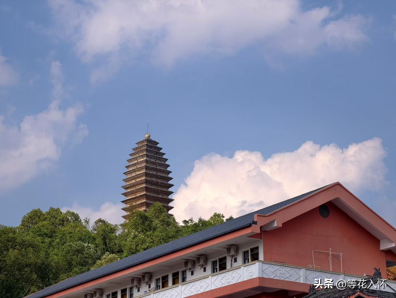 王阳明到龙场做什么官呢?驿丞，一个不入流的小官。王阳明正是在龙场悟道，创立心学，