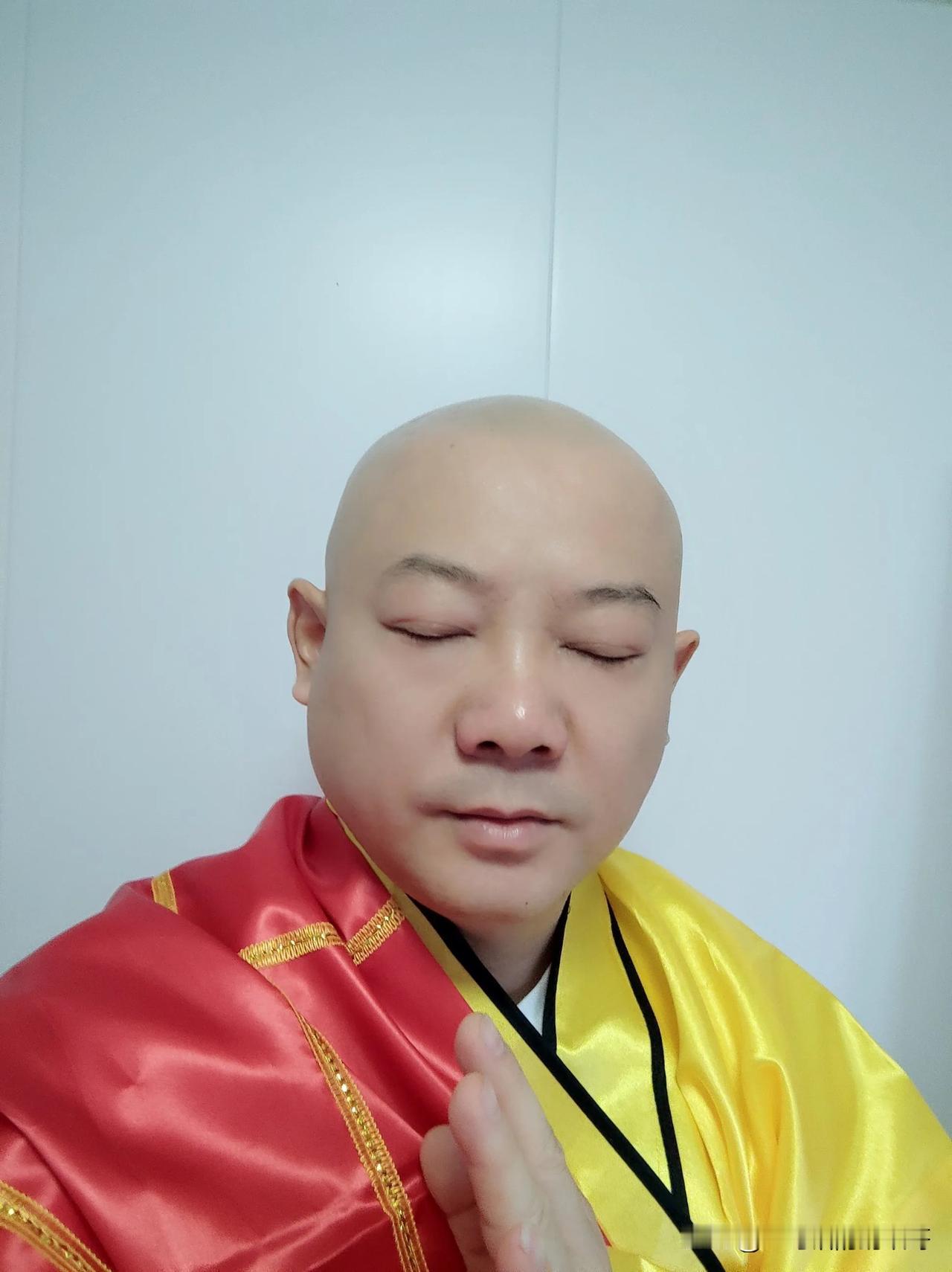 如今几个项目开始落地，争取三年内清偿完所有债务，安顿好儿女、父母、妹妹妹夫和帮助
