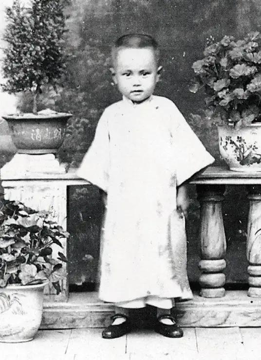 1926年，四岁的杨振宁。