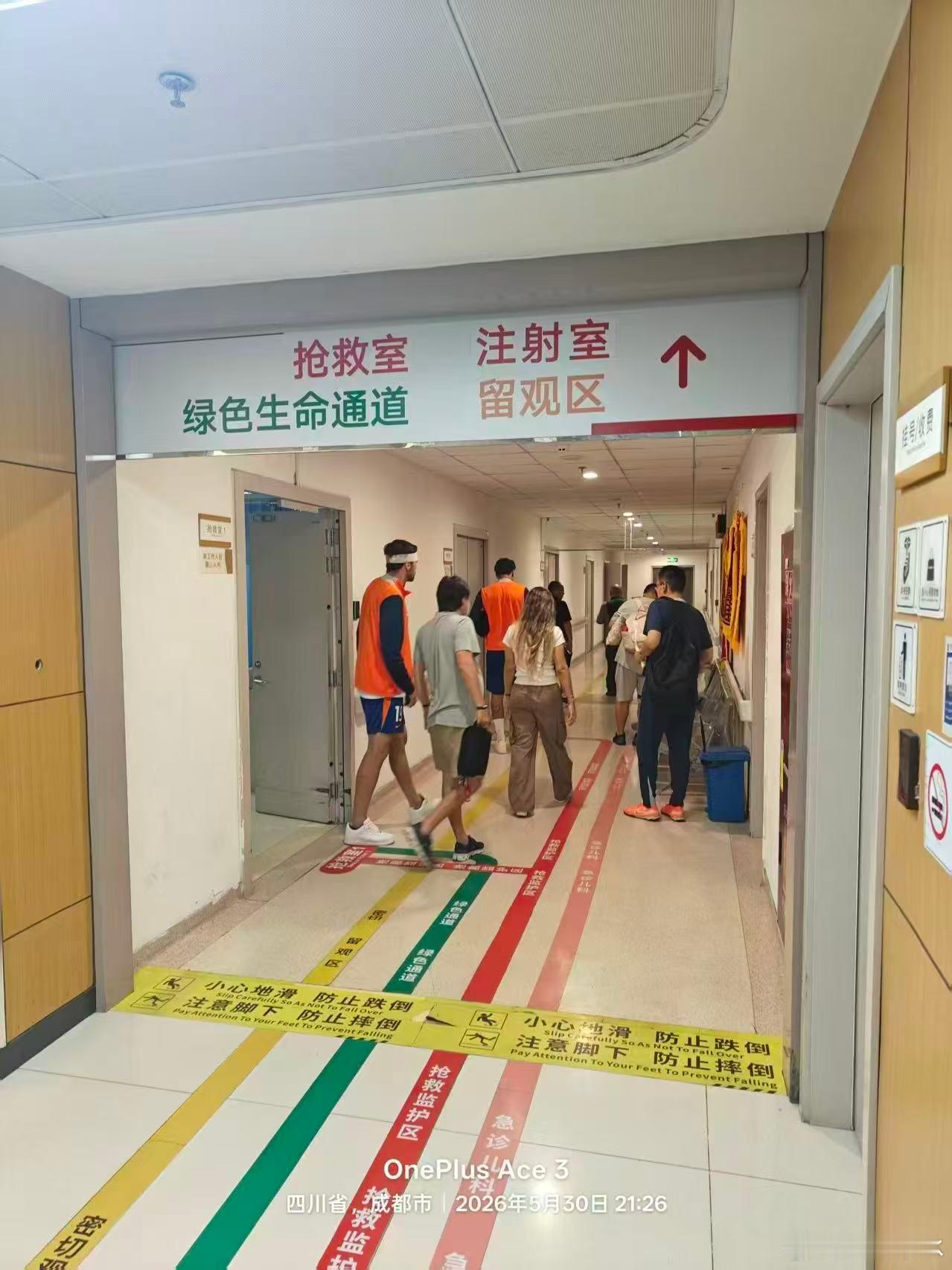 成都蓉城vs山东泰山 上半场我说踢得不错，有几个一直抬杠，其实我想说的是，足球你