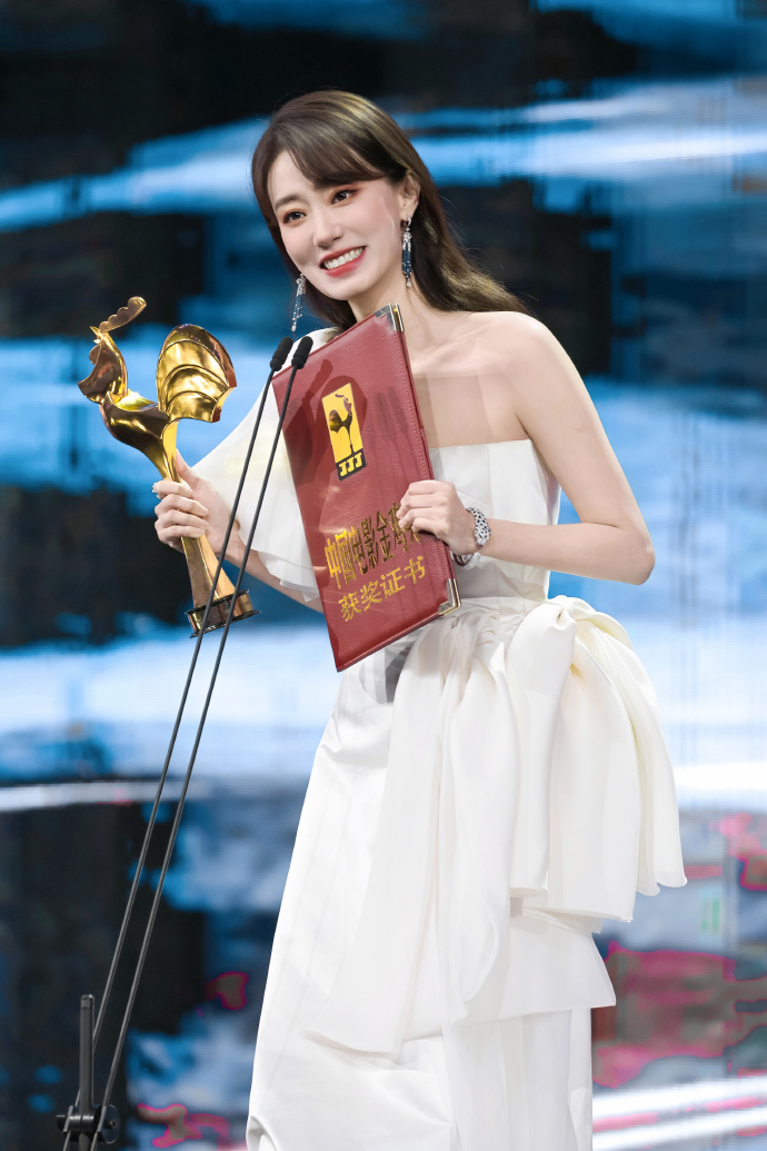 【北影节官宣张小斐天坛奖评委】张小斐解锁新身份！官宣担任第十六届北京国际电影节主