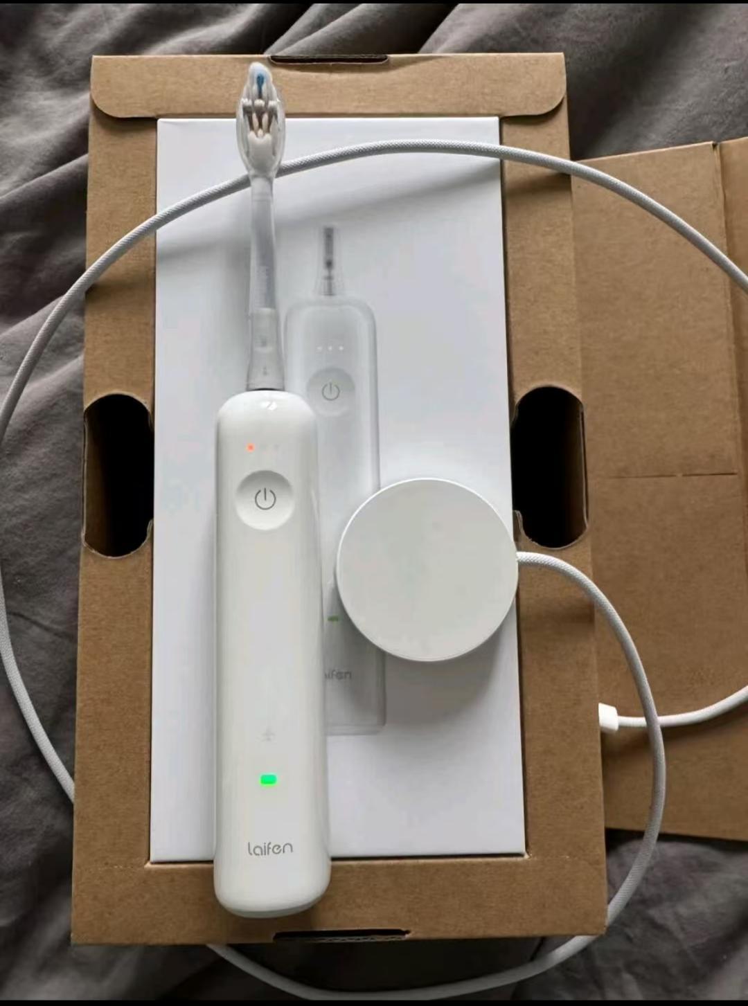 无了个大语！越认真刷牙的人，反而越容易把牙刷坏。
我以前刷牙就一个思路，不够干净