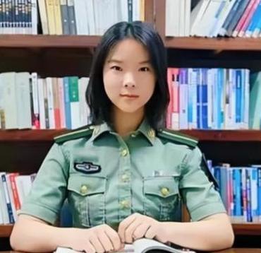 2020年，云南668分女孩李盈，拒绝了北大10万奖学金的邀请，选择国防科技大学