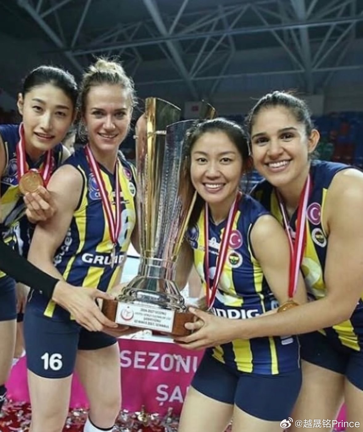 ✅ 🇳🇱37岁的荷兰前女排国手马雷特·格鲁图斯宣布结束她的排球生涯。✅ 