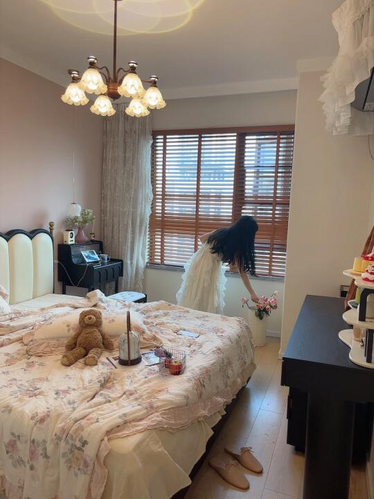普通人的卧室，没啥特别的，就是特别舒服