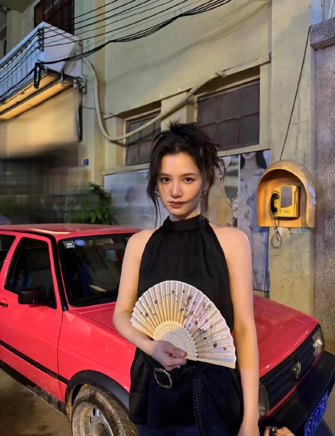 张婧仪野狗骨头穿搭张婧仪说粤语好苏 张婧仪野狗骨头穿搭。真的太美了啊！！ 