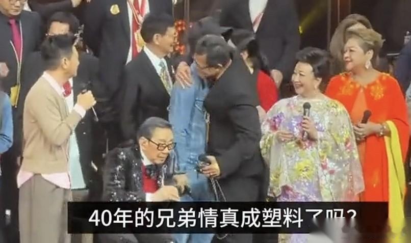 黄日华，正面回应！ 6月14日，演员黄日华突然冲上了热搜，这次不仅因为刘德华，最
