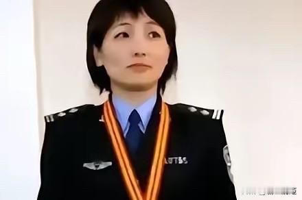 你认识聂海芬吗？20年前，她是警界神话，全国三八红旗手，央视专题片《无懈可击》的