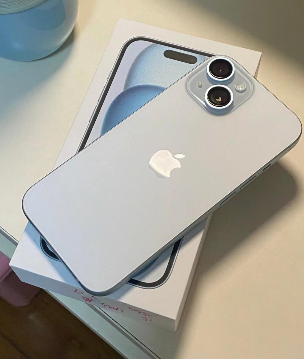 新年回家，想给家人买手机怎么选？关键是看人、看需求

给老人长辈买：iPhone