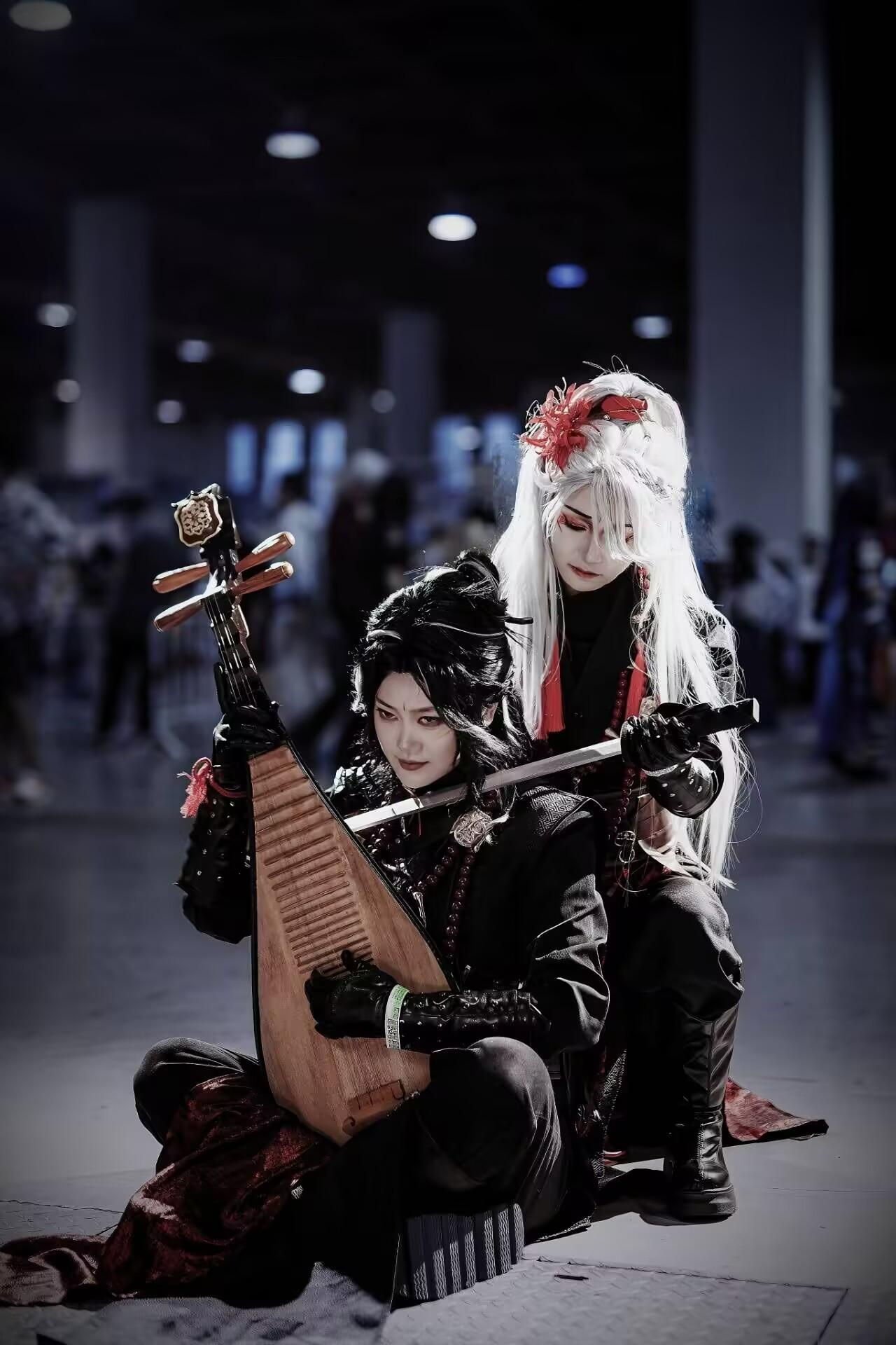 三更天内，无亲无师，无同门谊。是的！我们就是这样的三更天师徒！(*´I...