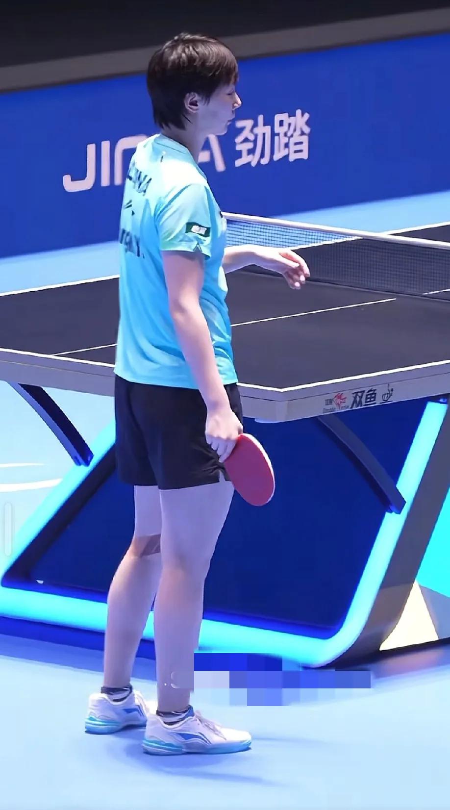 网友都说，王曼昱假装没看见擦边球?

王曼昱太冤了，擦边球她根本不会赖，我相信她