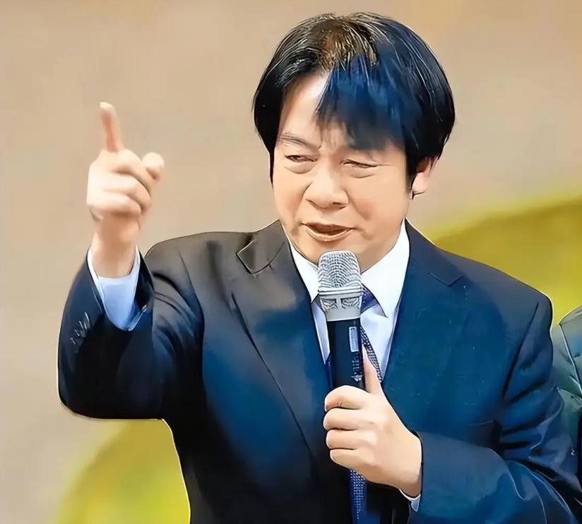 赖清德太狂了！
前脚把馆长起诉进法院，
后脚就叫嚣放话：被告才需要出席！
 
1