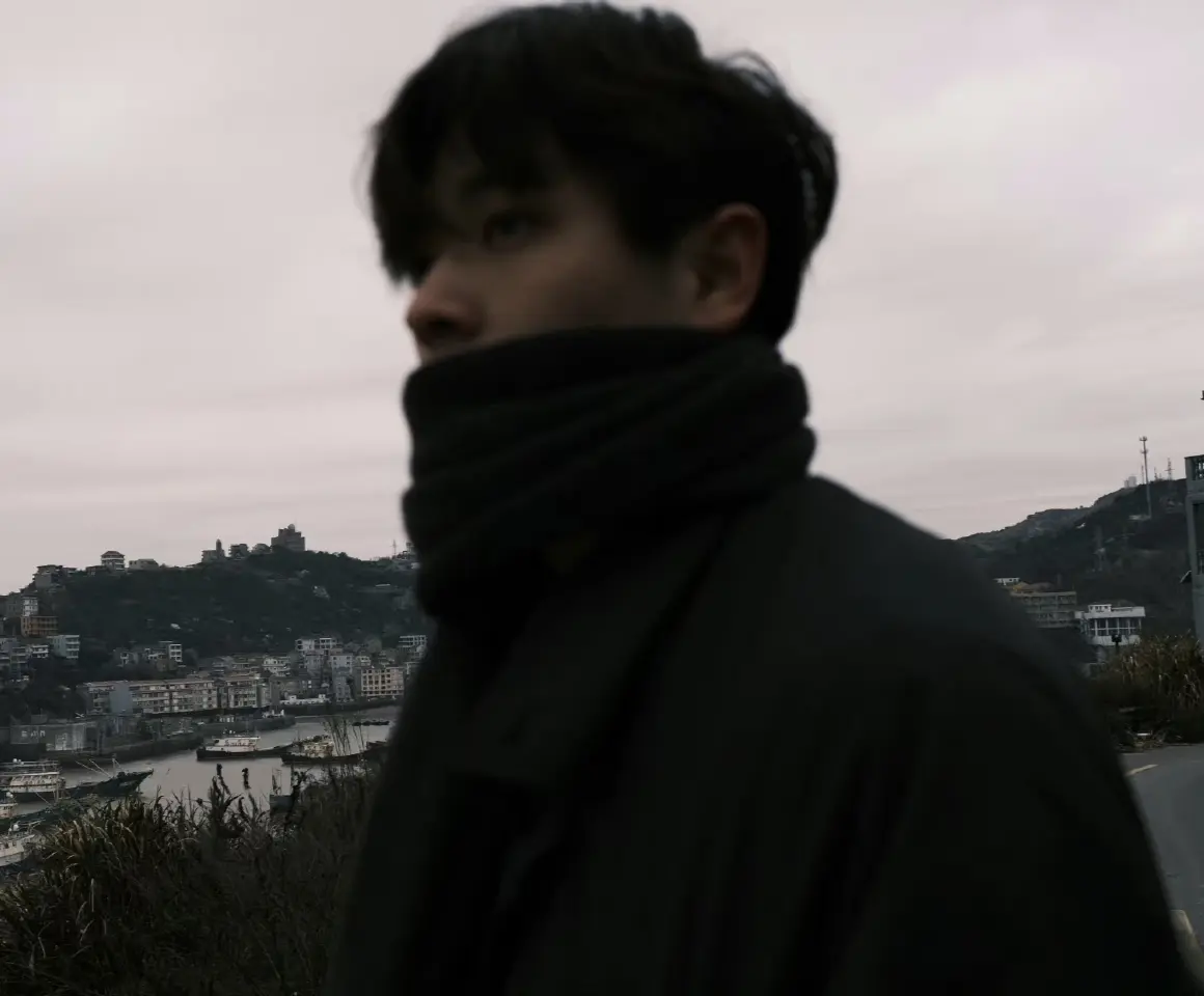 让枯叶作为火种烧出一片草原🍂。文案来自