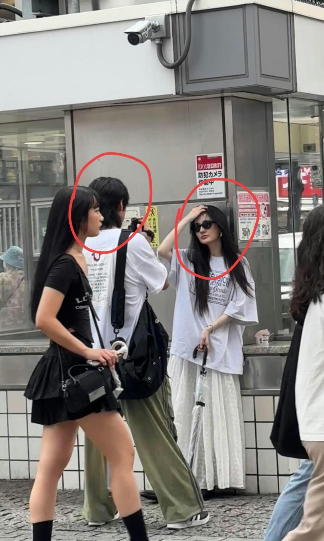 徐璐陪小5岁男友日本度假偶遇徐璐和男友日本度假 有网友在日本偶遇徐璐陪小5岁男友