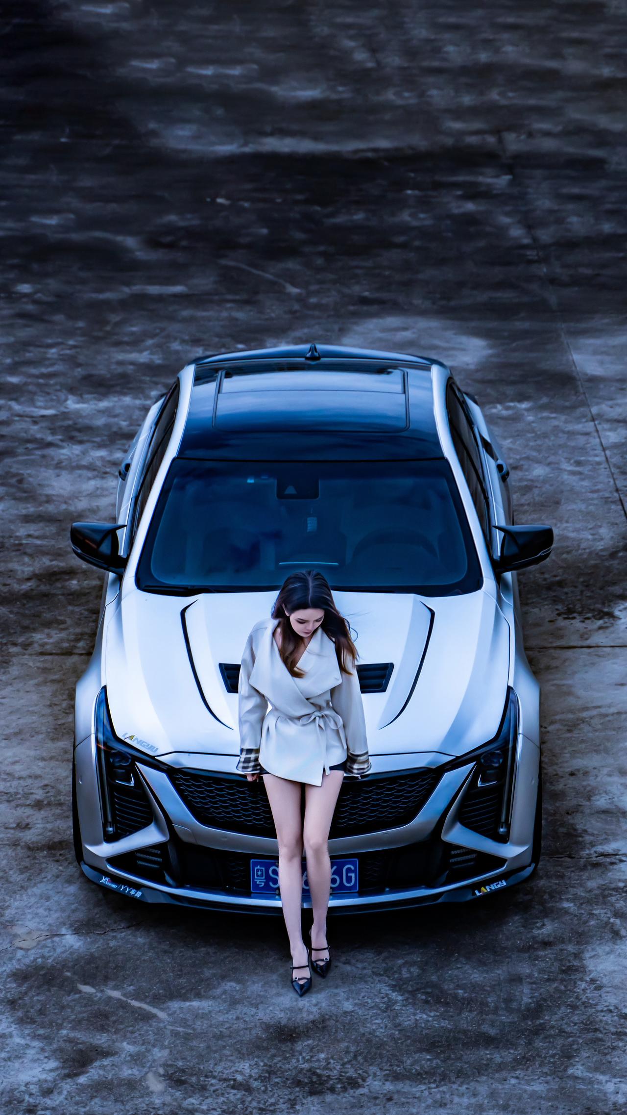 当别人问我喜欢什么，我回头看了看他ct5 凯迪拉克