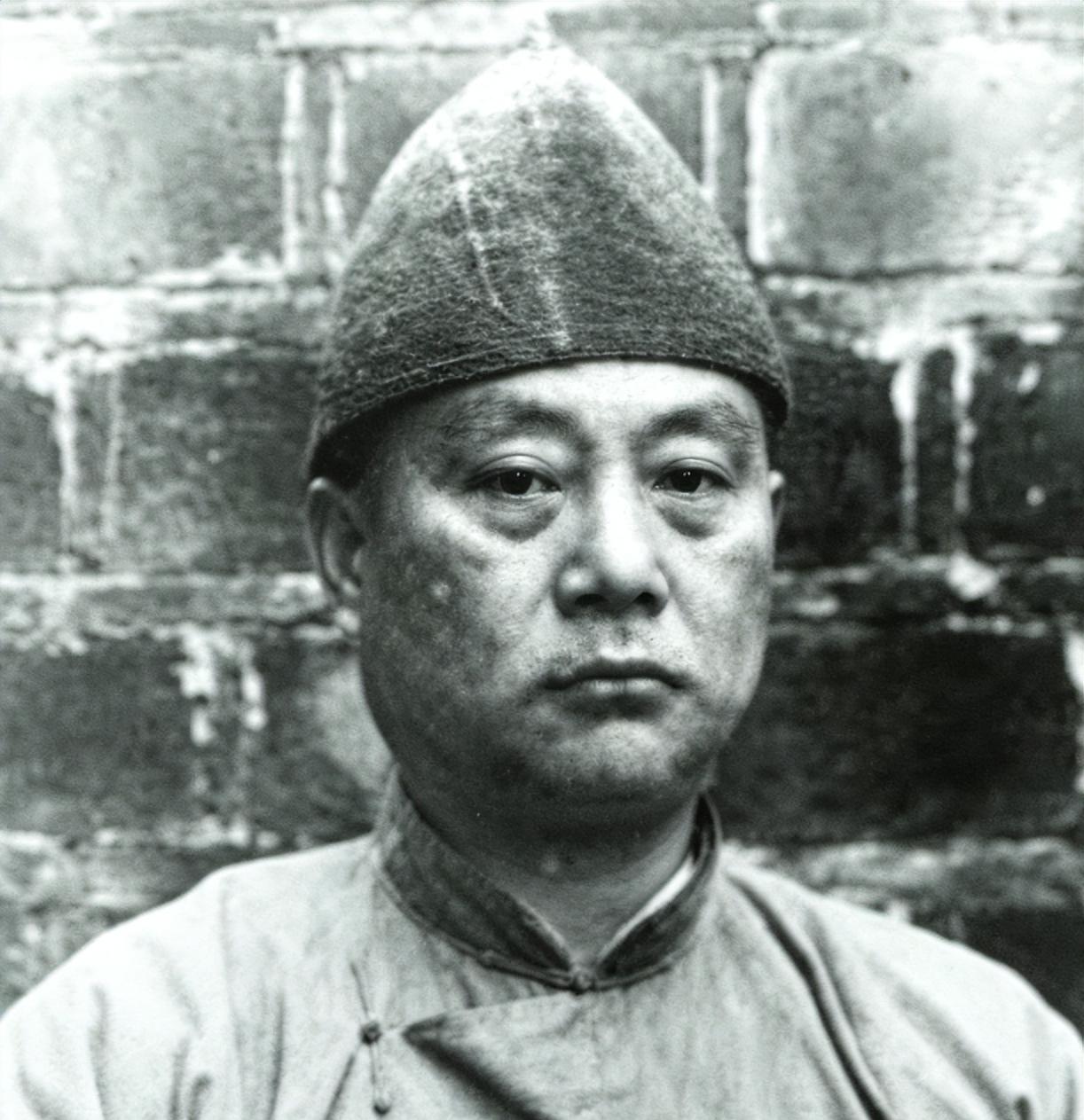 1950年，国军中将周磐在昆明被俘，并判处死刑，就在快要被枪毙时，他忽然想到，自