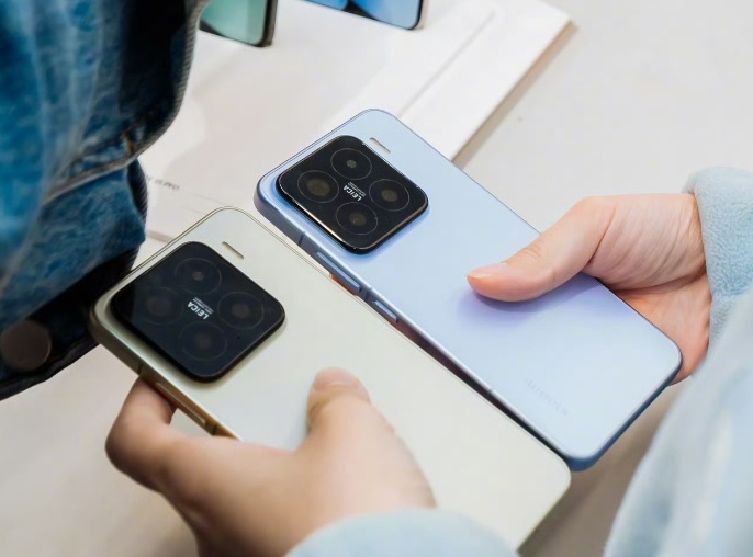 iPhone17ProMax水平三摄模组 17这是大改啊，我觉得改动是好，但是也
