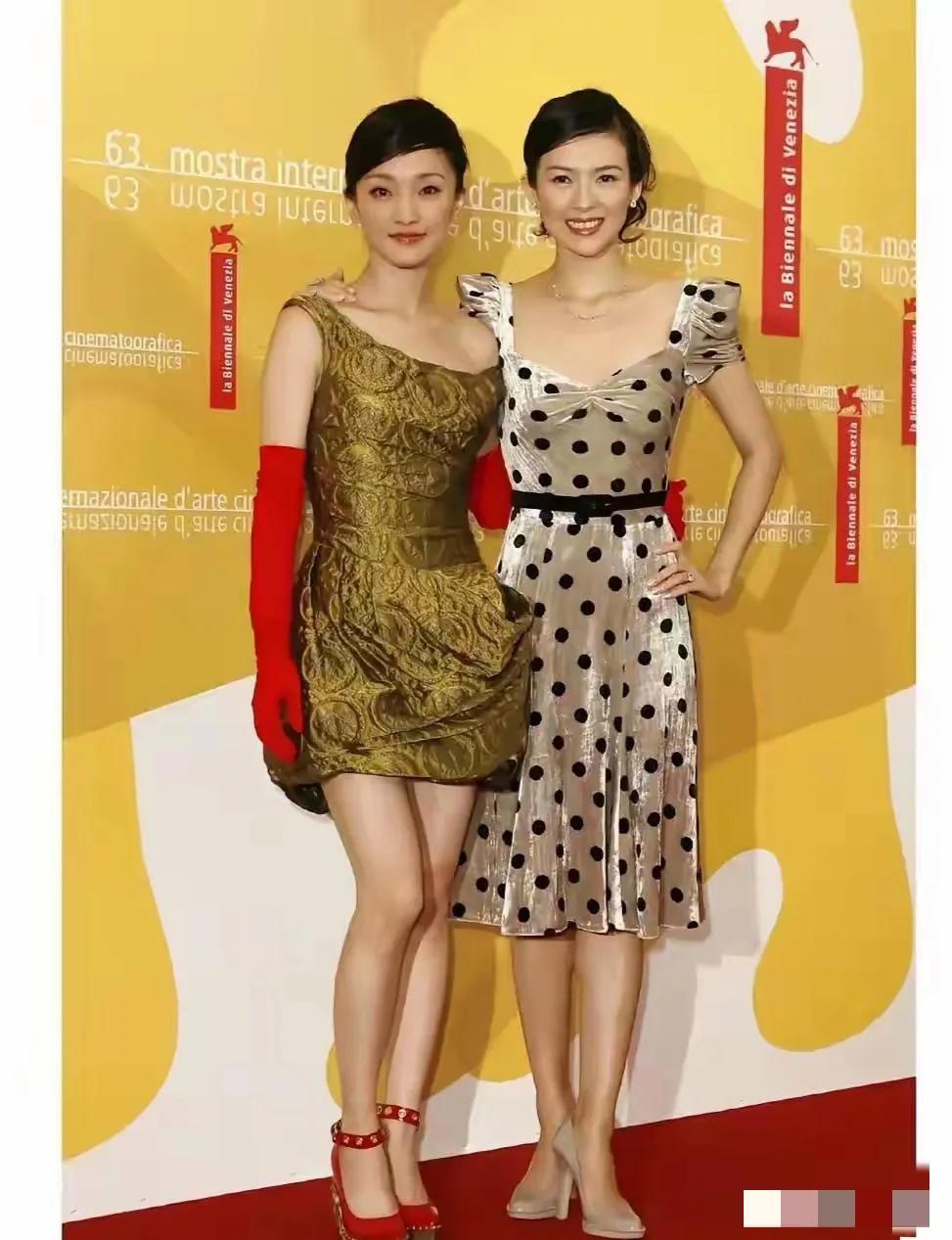 这不对吧？她和周迅差不多，为什么大家觉得她更高？但说实话，她们的高差距不是很明显