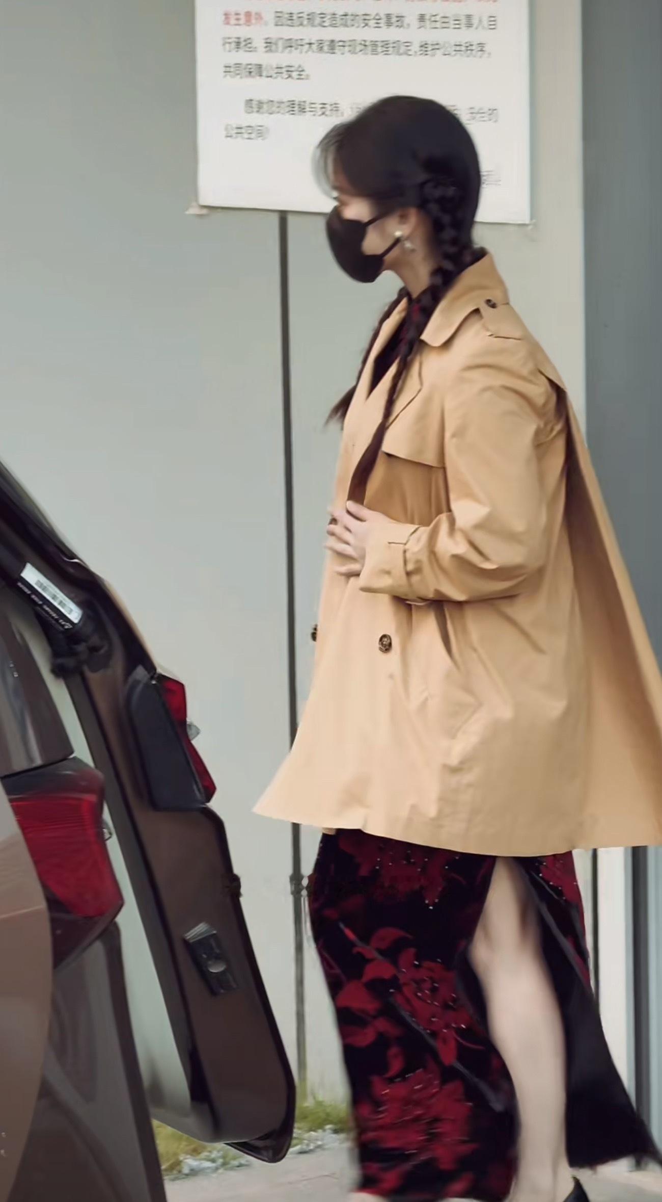 反复观看各角度路透里的这个浅鞠躬行礼 好帅哦月姐 ​​​