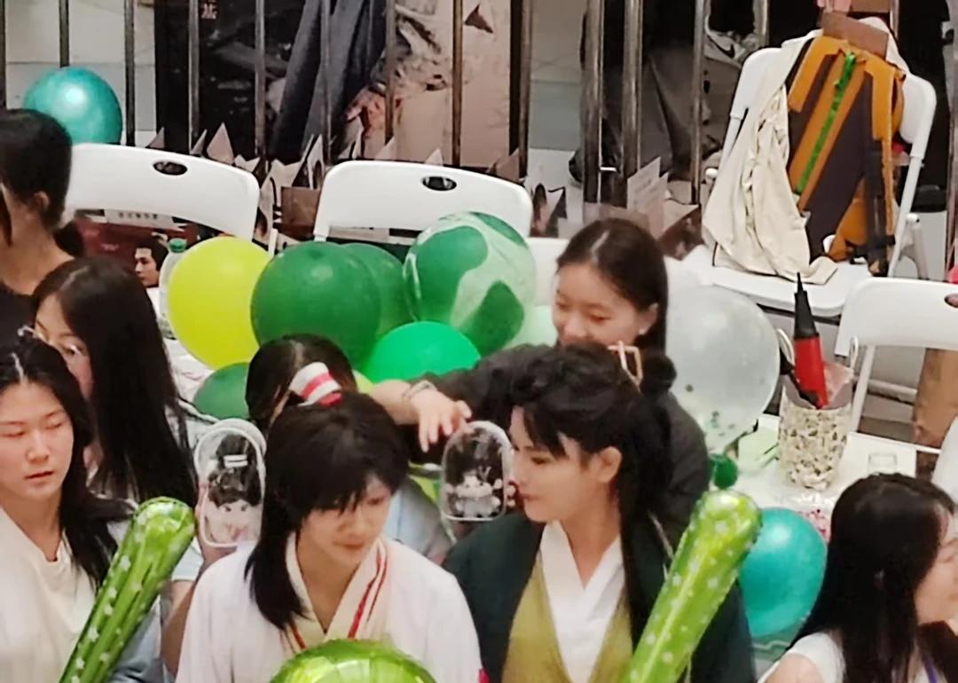 两京十五日剧宣
好玩！
终于出了李相夷
见到好多果果领了无料还演了剧真是太开心了