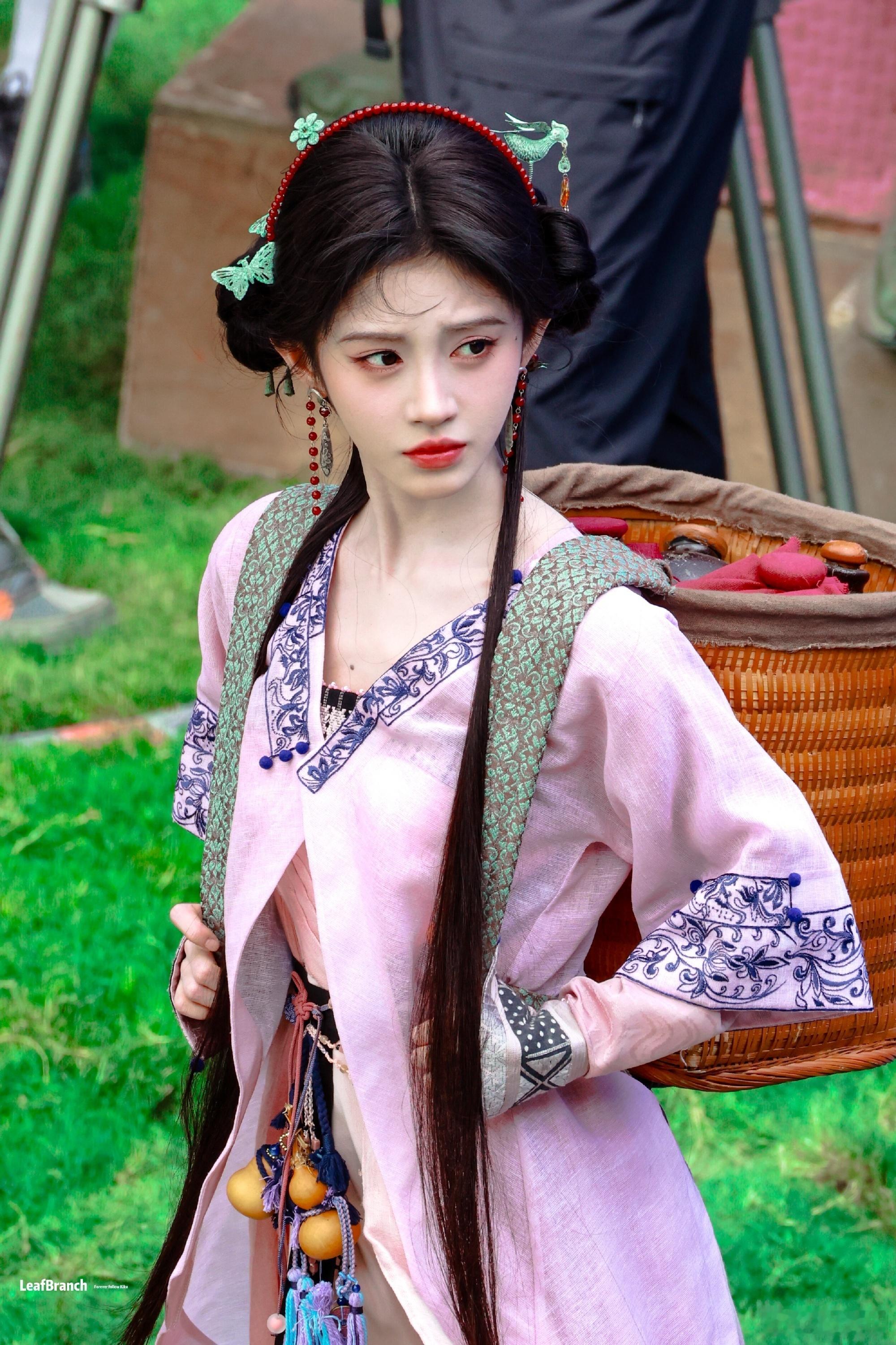 鞠婧祎这套甜份超标[憧憬][憧憬]小师妹[色][色] ​​​