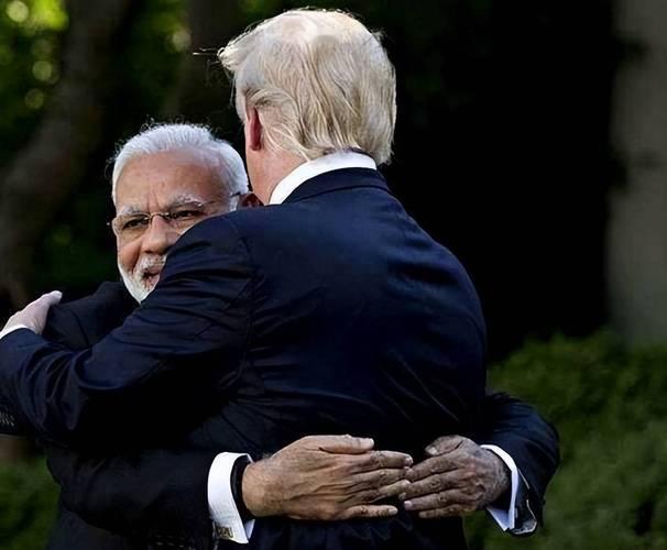 莫迪蛮可怜的，明明被按地摩擦到头破血流，还要言不由衷地跪舔不止！莫迪：特朗普总统