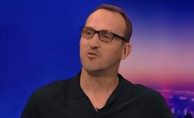 萨拉赫公开言论揭示利物浦内部结构与战术体系的潜在分歧。其对“重金属进攻型球队”的