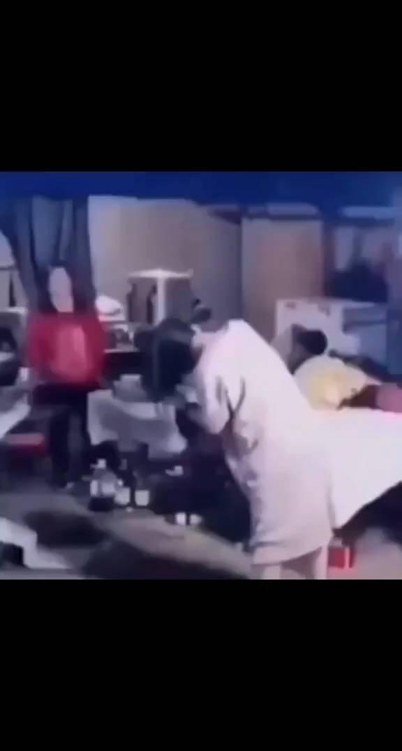 我洗头发从来不用吹风机吹，看看我怎么做吧，摇就完事儿了。
