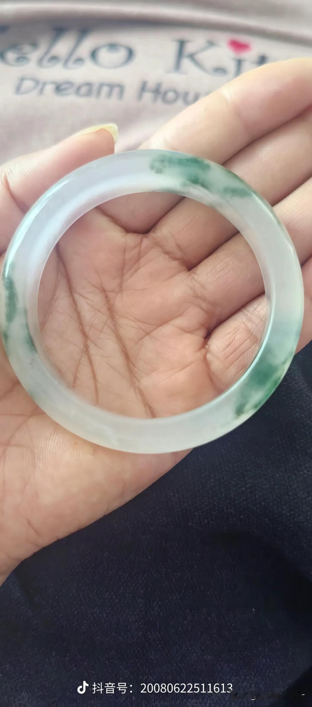 最近是怎么了，都在问这是真的吗？值多少钱[呲牙]我也是醉了今天咋这么忙呢 今天吃