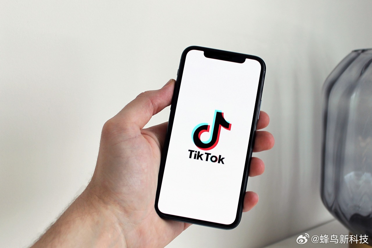 【TikTok将重新上架美国应用商店】据媒体报道，继美国司法部长致函后，苹果将于