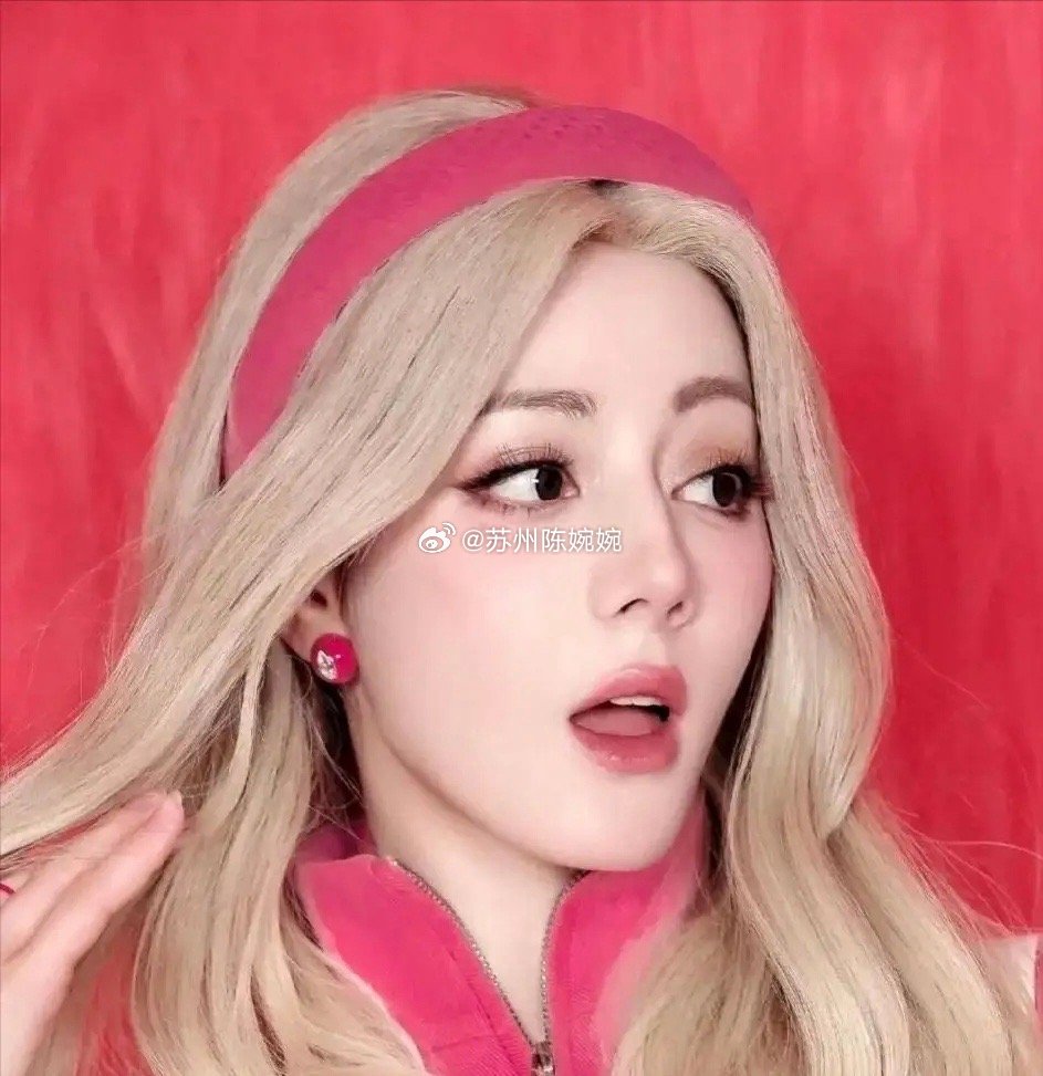 迪丽热巴，太糟心了！3月3日，迪丽热巴被困迪拜24小时，工作室道歉，没想到却曝出