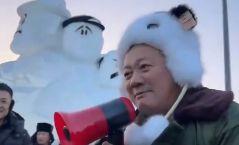 #冰雕版谢广坤##谢广坤在哈尔滨被冻成冰雕# 哈哈哈哈朋友们你们冲浪的速度始终慢