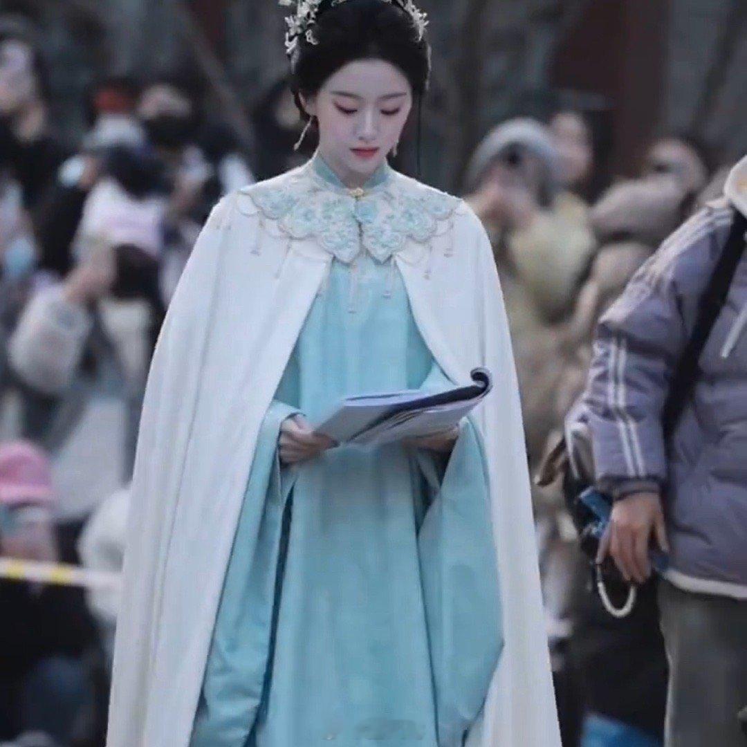 包上恩窈窈有期清冷感包上恩在电视剧《窈窈有期》的新造型来了，不得不说，包上恩的状