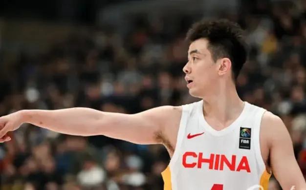 虽然中国男篮31分大胜蒙古，但这几位的表现却让人一言难尽！
1、男篮队长赵继伟并