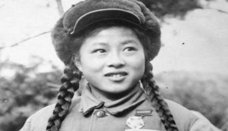 1979年，我国女翻译刘禄到美国访问，一美国男人不知为一直盯着她，几分钟后，男人